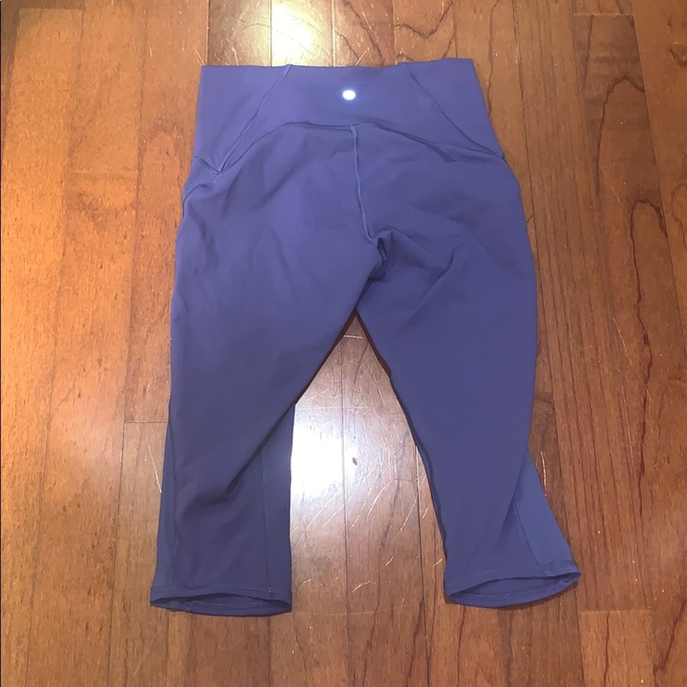 Lululemon crops - Picture 3 of 5